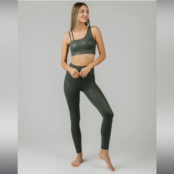 ZYIA Pants - Zyia Army Metallic Green Pocket Light n Tight 7/8 24” Leggings Sz 8-10